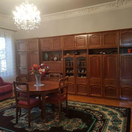 Guest House David Кутаиси Екстериор снимка